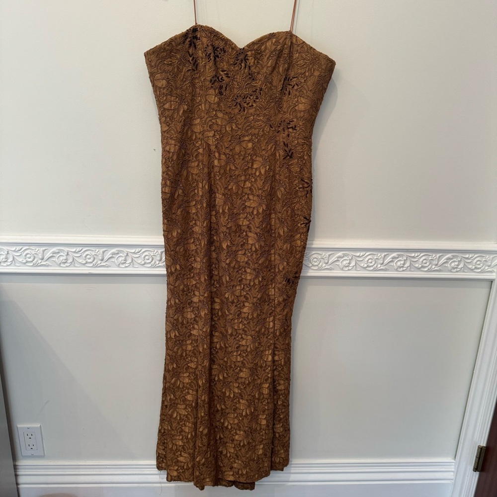 Carmen Marc Valvo - vintage lace gown in brown sweetheart neckline sleeveless